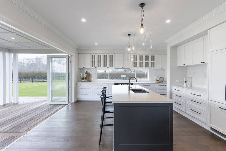 Photo of property in 4 Sunline Drive, Leamington, Cambridge, 3432