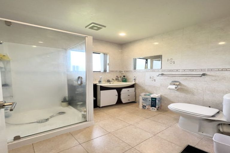 Photo of property in 2 Centorian Drive, Windsor Park, Auckland, 0632