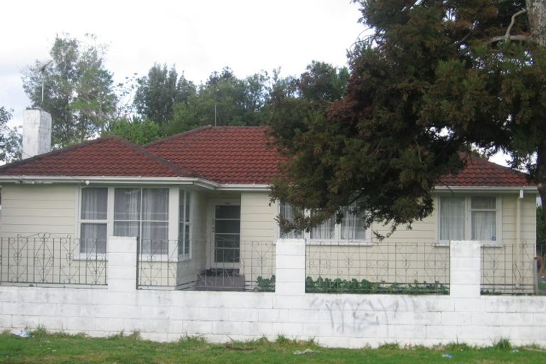 Photo of property in 2/4 Calvert Street, Papakura, 2110