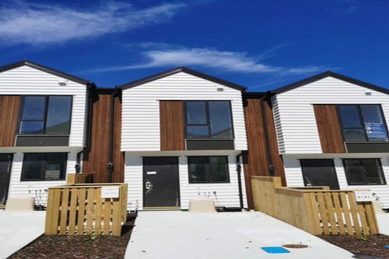 Photo of property in 54 Waipuhinui Way, Wiri, Auckland, 2104