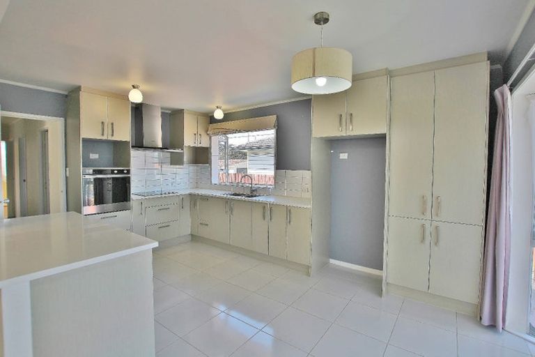 Photo of property in 436 Roscommon Road, Clendon Park, Auckland, 2103