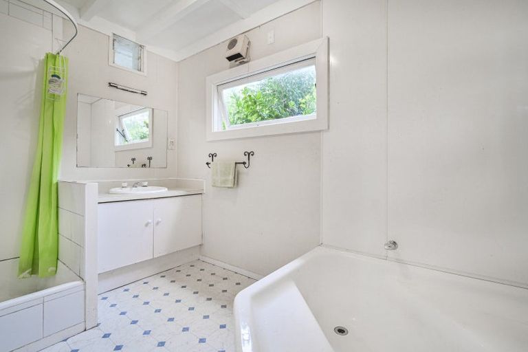 Photo of property in 140 Napier Road, Havelock North, 4130