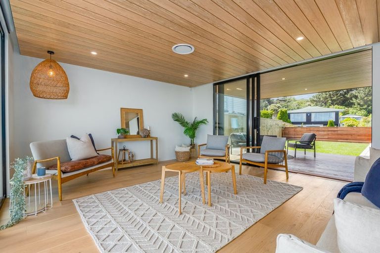 Photo of property in 11 Lauderdale Road, Papakowhai, Porirua, 5024