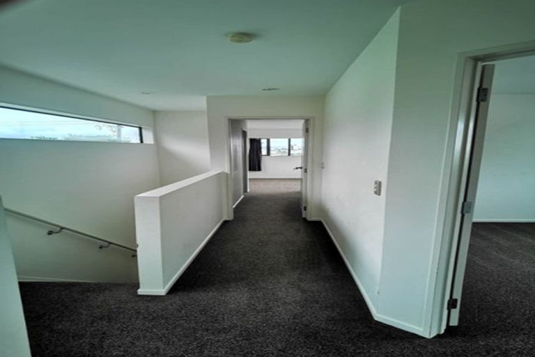 Photo of property in 3a Mcleod Road, Henderson, Auckland, 0612