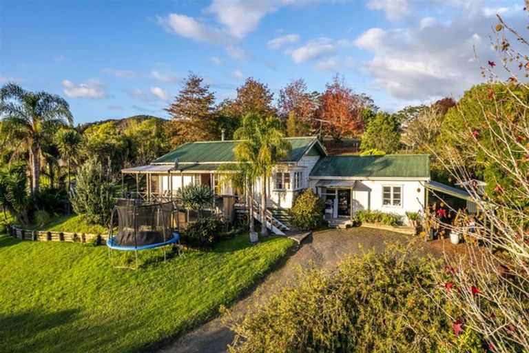 Photo of property in 8 Brumby Lane, Russell, 0272