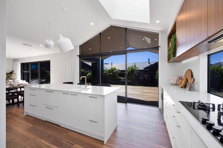 Photo of property in 27 Keene Drive, Bell Block, New Plymouth, 4312