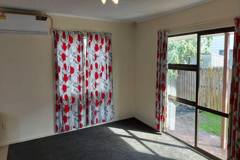 Photo of property in 2/25 Margaret Road, Papatoetoe, Auckland, 2025