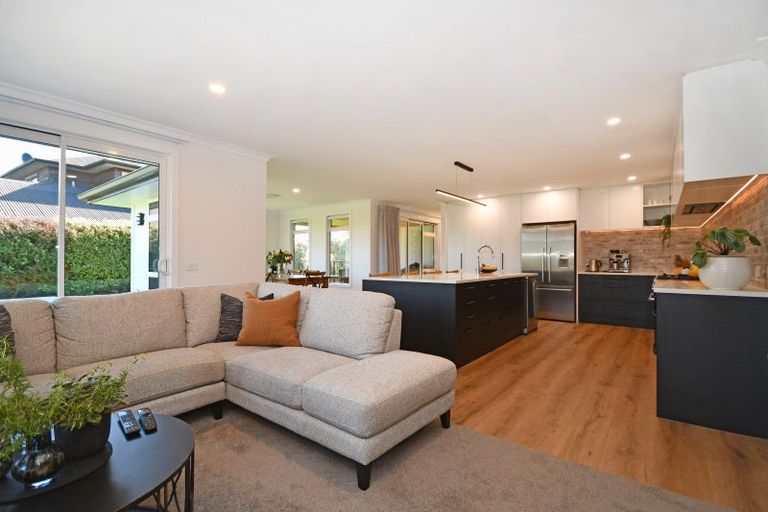 Photo of property in 19 Montgomery Crescent, Kinloch, Taupo, 3377