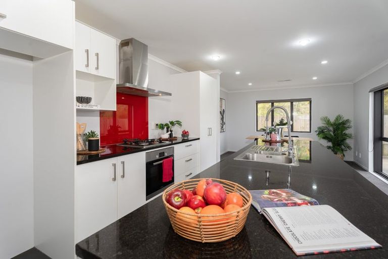 Photo of property in 36 Havana Rise, Grenada Village, Wellington, 6037