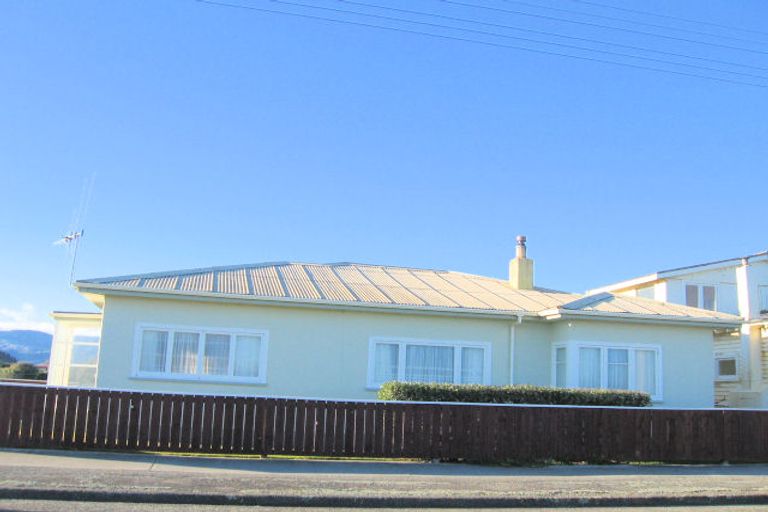 Photo of property in 26 Marine Parade, Otaki Beach, Otaki, 5512