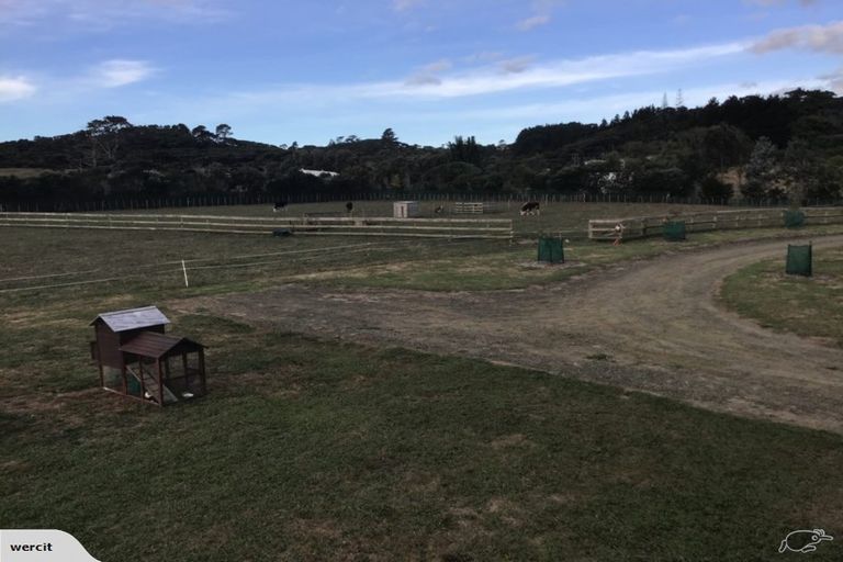 Photo of property in 245a Muriwai Valley Road, Muriwai, Waimauku, 0881