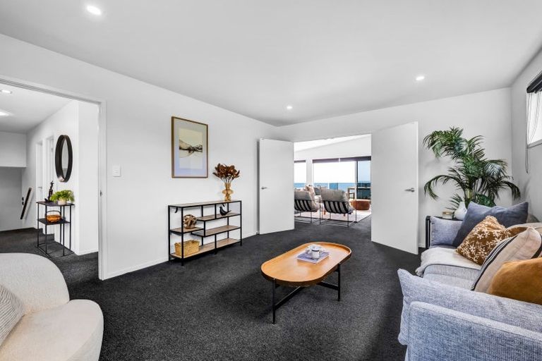 Photo of property in 14 Shearer Drive, Oakura, 4314