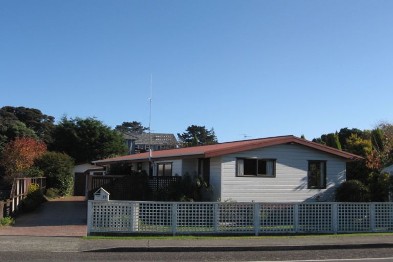 Photo of property in 35 Matai Road, Raumati South, Paraparaumu, 5032