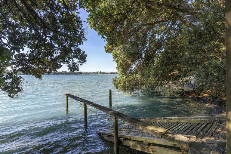Photo of property in 54a Stanley Point Road, Stanley Point, Auckland, 0624