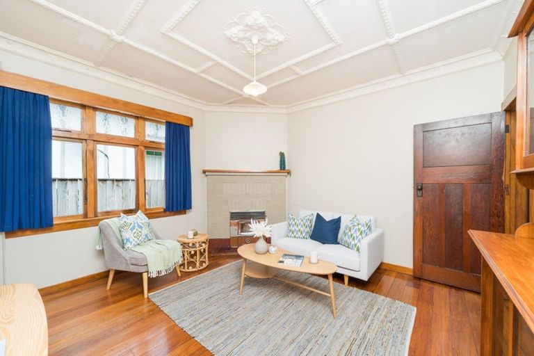 Photo of property in 43 Lyndhurst Street, Takaro, Palmerston North, 4412