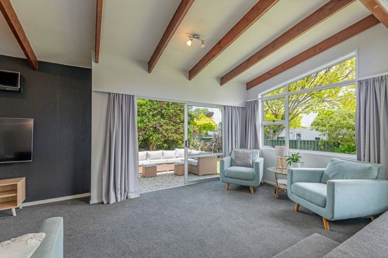 Photo of property in 43 John F Kennedy Drive, Milson, Palmerston North, 4414