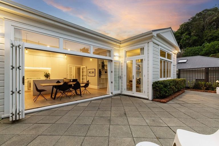 Photo of property in 22 Plunket Street, Kelburn, Wellington, 6012