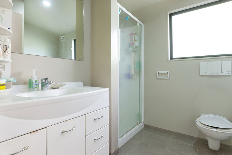 Photo of property in 79c Verbena Road, Birkdale, Auckland, 0626