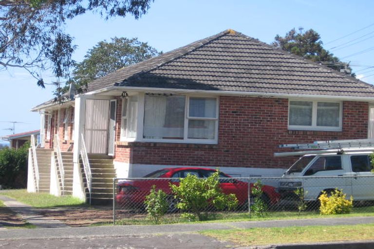Photo of property in 1/281 Glenfield Road, Glenfield, Auckland, 0629