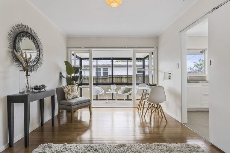 Photo of property in 2/105 Astley Avenue, New Lynn, Auckland, 0600