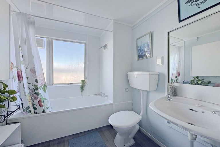 Photo of property in Iona Towers, 1102/140 Abel Smith Street, Te Aro, Wellington, 6011