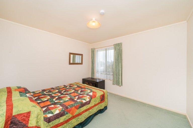 Photo of property in 3 Logan Place, Kelvin Grove, Palmerston North, 4414