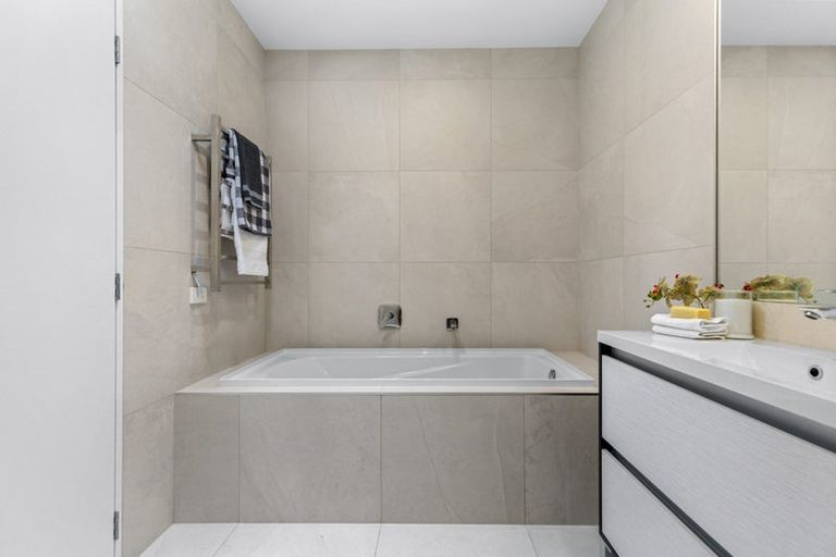 Photo of property in 44 Owen Chapman Drive, Red Beach, 0932