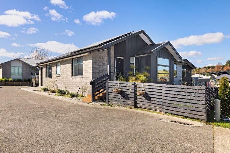 Photo of property in 2 Hauruia Way, Pyes Pa, Tauranga, 3112