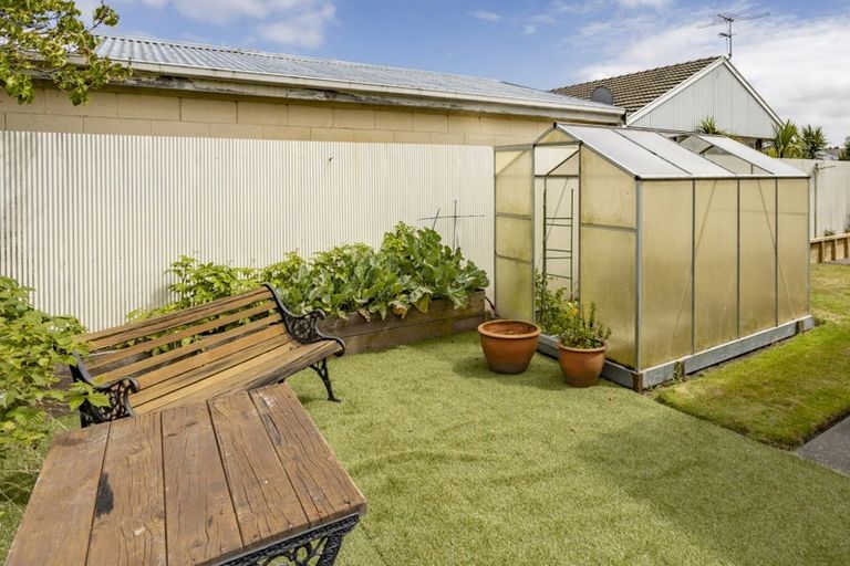 Photo of property in 11 Freebairn Street, Redwood, Christchurch, 8051