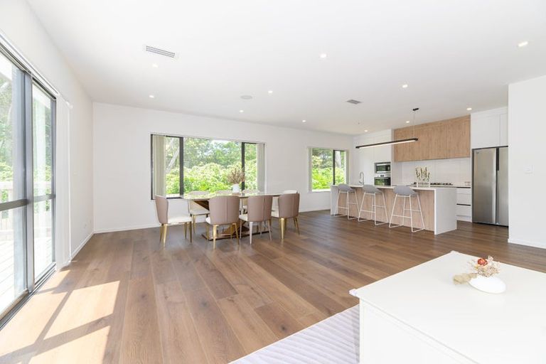 Photo of property in 5 Paitry Place, Swanson, Auckland, 0614