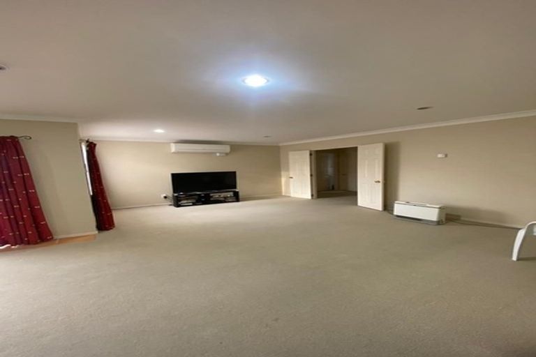 Photo of property in 34 Craigavon Drive, East Tamaki, Auckland, 2013