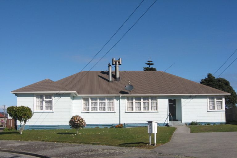 Photo of property in 6-8 Mckane Place, Cobden, Greymouth, 7802