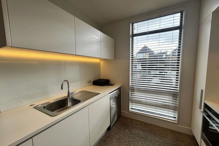 Photo of property in 17 Isitt Road, Hobsonville, Auckland, 0616