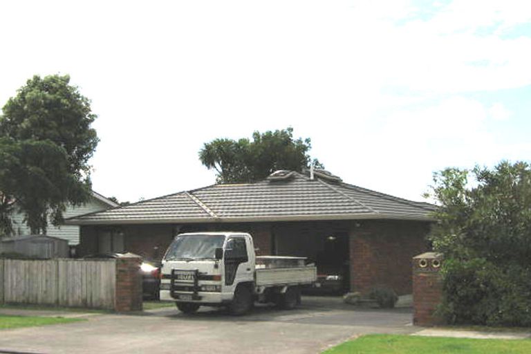 Photo of property in 2/5 Northall Road, New Lynn, Auckland, 0600