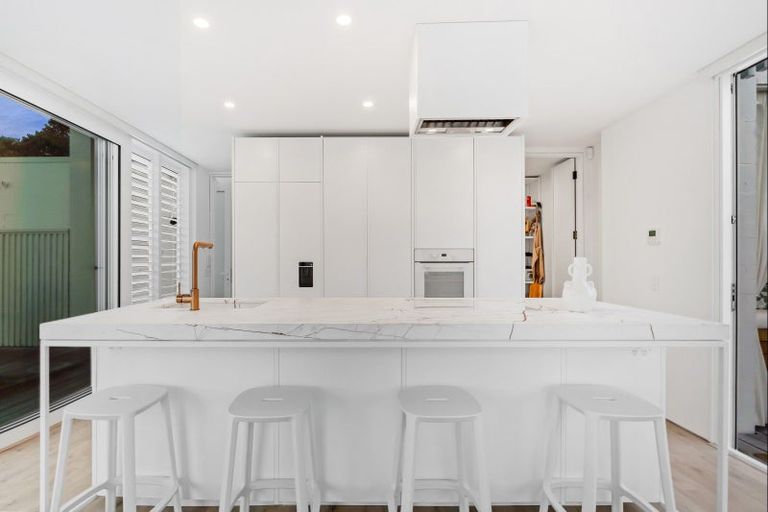 Photo of property in 16 Ida Way, Omaha, 0986