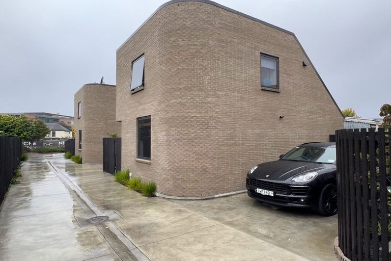 Photo of property in 2/20 Dickens Street, Addington, Christchurch, 8024