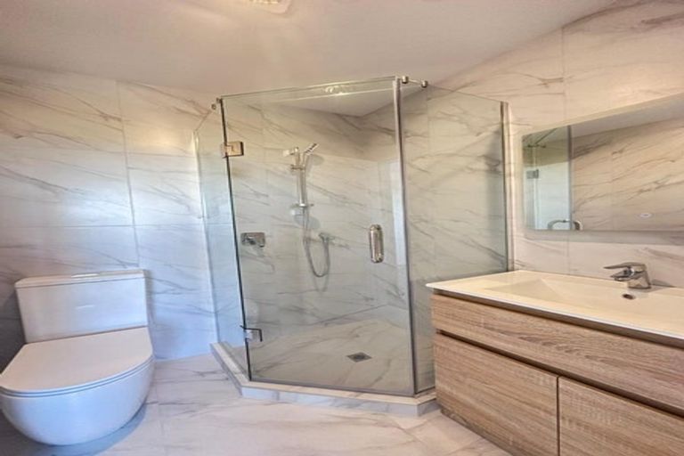 Photo of property in 2/103 Botany Road, Botany Downs, Auckland, 2010