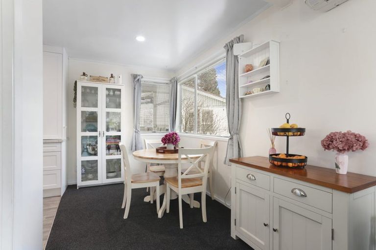 Photo of property in 4 Hydra Place, Glen Eden, Auckland, 0602