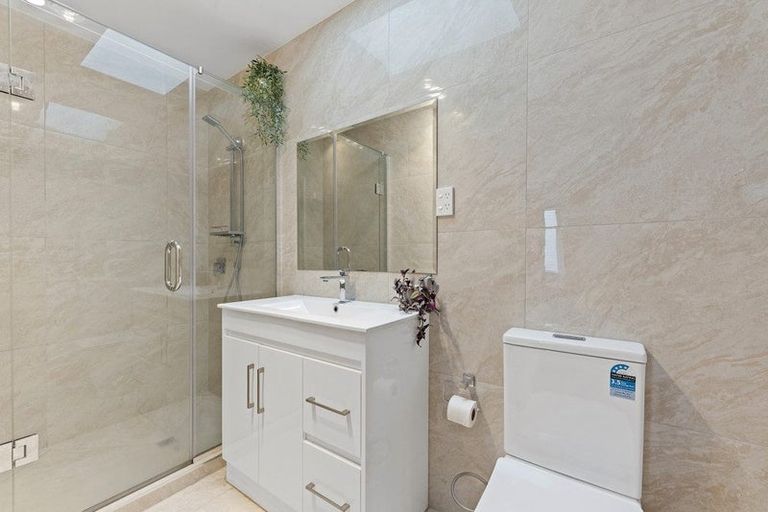 Photo of property in 20 Warbler Crescent, Papakura, 2110