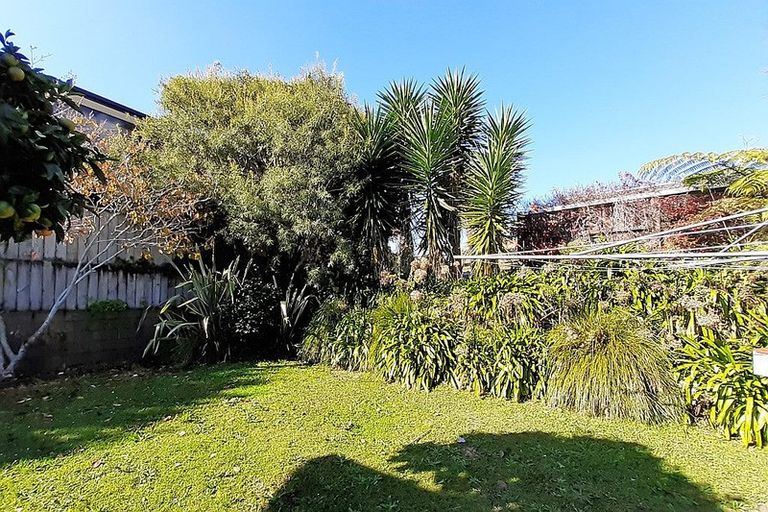 Photo of property in 15b Parsons Street, Vogeltown, New Plymouth, 4310