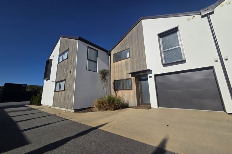 Photo of property in 3/9 Edgeware Road, St Albans, Christchurch, 8014