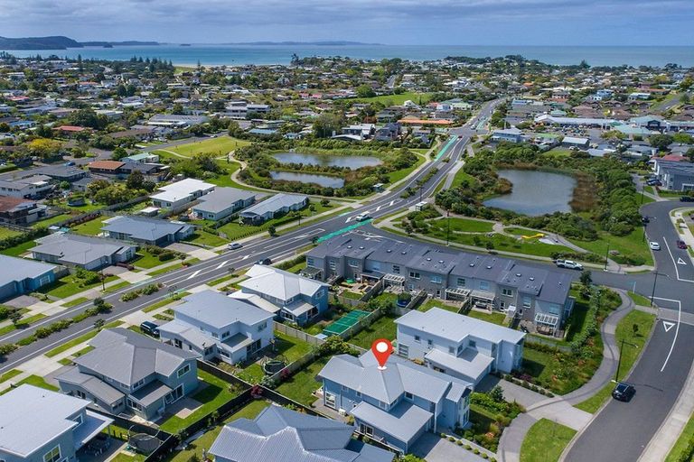 Photo of property in 6 Onekura Street, Red Beach, 0932