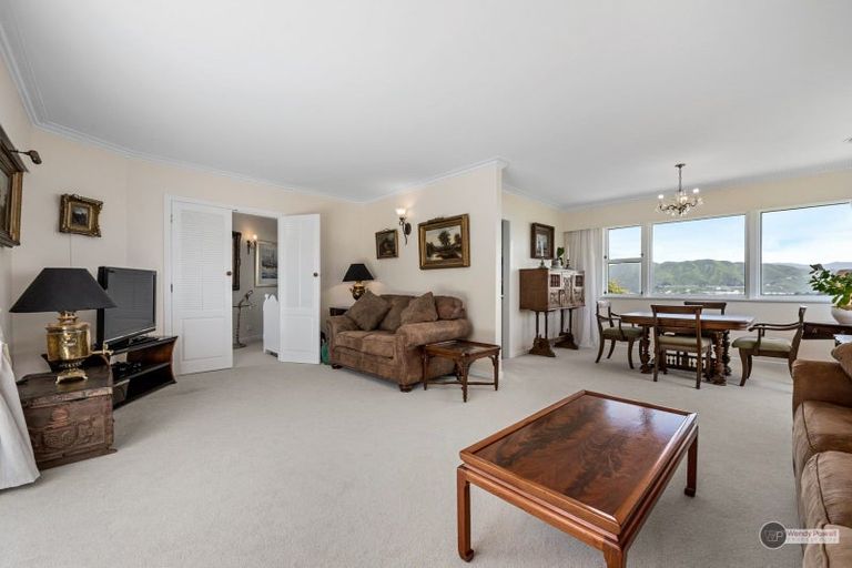 Photo of property in 18 Magnolia Grove, Maungaraki, Lower Hutt, 5010