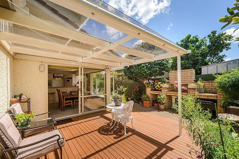 Photo of property in 3 The Glen, Hokowhitu, Palmerston North, 4410