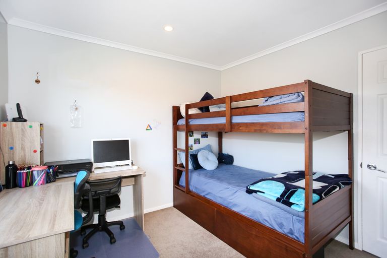 Photo of property in 12 Prado Drive, Pukekohe, 2120