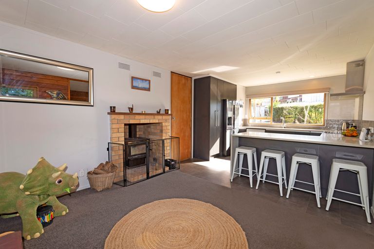 Photo of property in 31 Hartley Terrace, Massey, Auckland, 0614