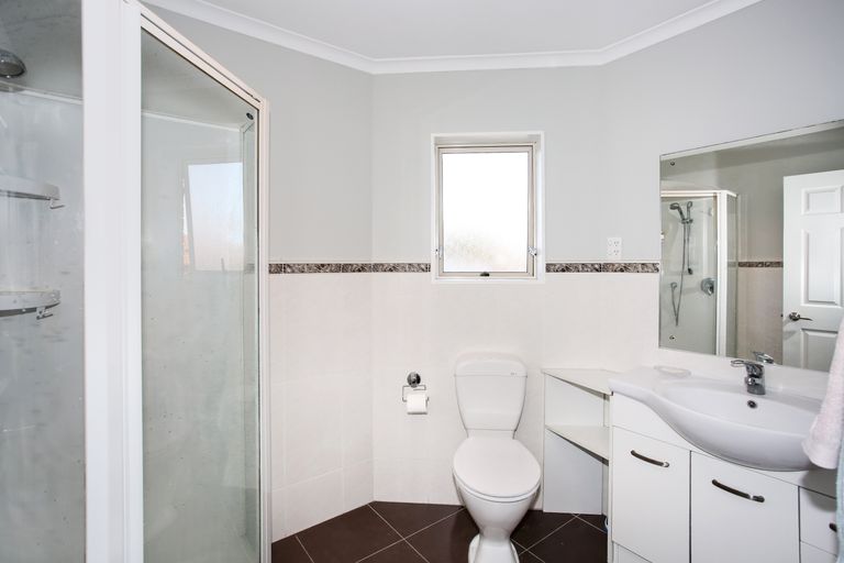 Photo of property in 12 Prado Drive, Pukekohe, 2120