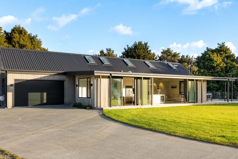 Photo of property in 99c Pebble Brook Road, Waitoki, Silverdale, 0994