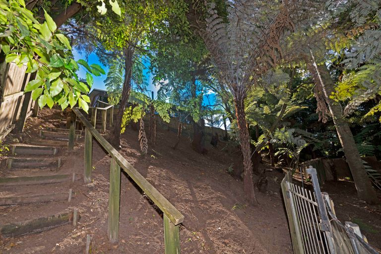 Photo of property in 31 Hartley Terrace, Massey, Auckland, 0614