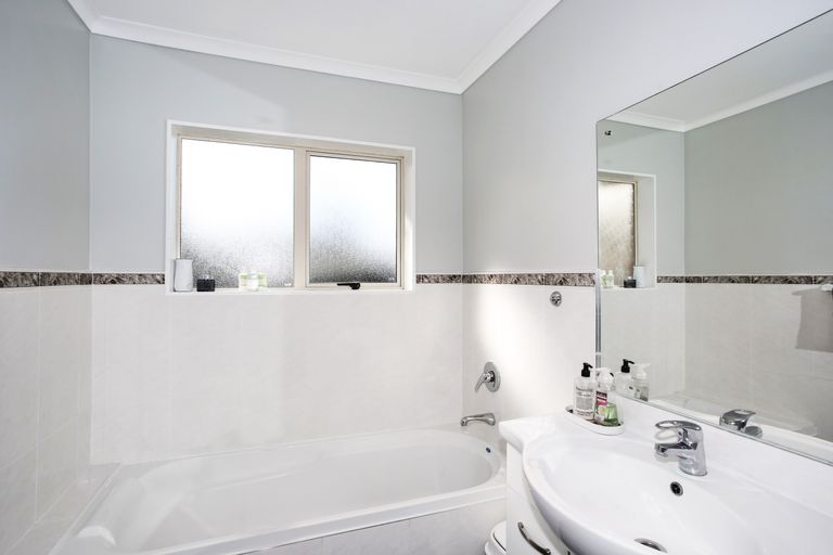 Photo of property in 12 Prado Drive, Pukekohe, 2120